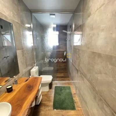 Casa de Condomínio com 275m², 4 quartos (sendo 3 suítes), 6 garagens, no bairro Campeche em Florianópolis