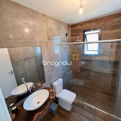 Casa de Condomínio com 275m², 4 quartos (sendo 3 suítes), 6 garagens, no bairro Campeche em Florianópolis