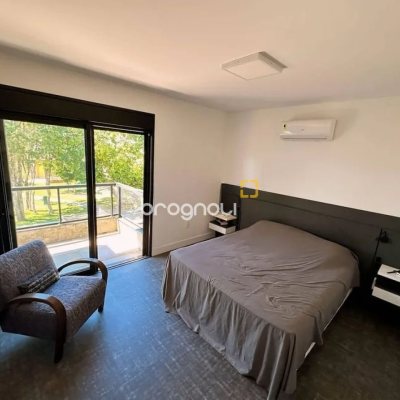 Casa de Condomínio com 275m², 4 quartos (sendo 3 suítes), 6 garagens, no bairro Campeche em Florianópolis