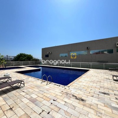 Casa de Condomínio com 225m², 3 quartos (sendo 3 suítes), 2 garagens, no bairro São João do Rio Vermelho em Florianópolis