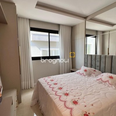 Casa de Condomínio com 225m², 3 quartos (sendo 3 suítes), 2 garagens, no bairro São João do Rio Vermelho em Florianópolis