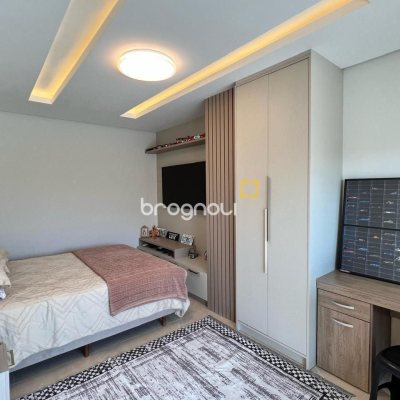 Casa de Condomínio com 225m², 3 quartos (sendo 3 suítes), 2 garagens, no bairro São João do Rio Vermelho em Florianópolis