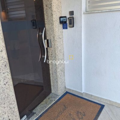 Apartamento com 103m², 3 quartos (sendo 1 suíte), 1 garagem, no bairro Campinas em São José