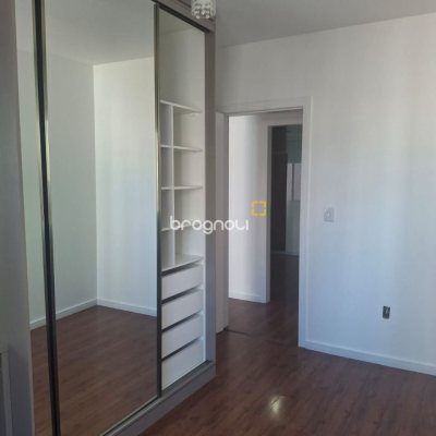 Apartamento com 103m², 3 quartos (sendo 1 suíte), 1 garagem, no bairro Campinas em São José