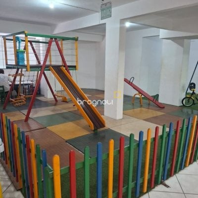 Apartamento com 103m², 3 quartos (sendo 1 suíte), 1 garagem, no bairro Campinas em São José