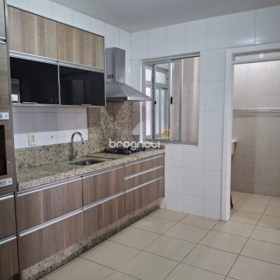 Apartamento com 103m², 3 quartos (sendo 1 suíte), 1 garagem, no bairro Campinas em São José