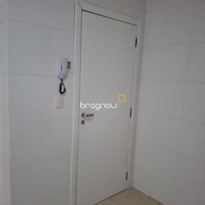Apartamento com 103m², 3 quartos (sendo 1 suíte), 1 garagem, no bairro Campinas em São José