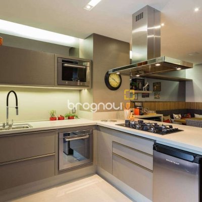 Apartamento com 143m², 3 quartos (sendo 3 suítes), 3 garagens, no bairro Campinas em São José