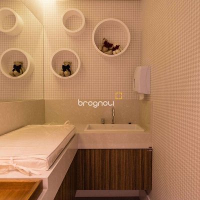 Apartamento com 143m², 3 quartos (sendo 3 suítes), 3 garagens, no bairro Campinas em São José