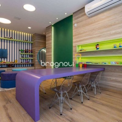 Apartamento com 143m², 3 quartos (sendo 3 suítes), 3 garagens, no bairro Campinas em São José