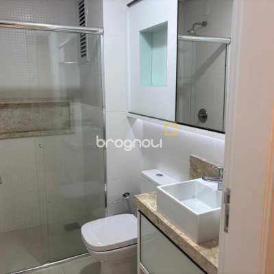 Apartamento com 143m², 3 quartos (sendo 3 suítes), 3 garagens, no bairro Campinas em São José