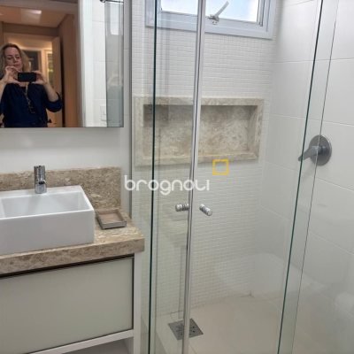 Apartamento com 143m², 3 quartos (sendo 3 suítes), 3 garagens, no bairro Campinas em São José