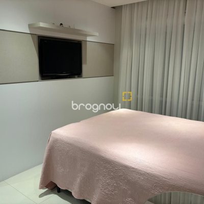 Apartamento com 143m², 3 quartos (sendo 3 suítes), 3 garagens, no bairro Campinas em São José
