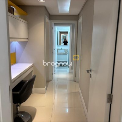 Apartamento com 143m², 3 quartos (sendo 3 suítes), 3 garagens, no bairro Campinas em São José