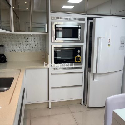 Apartamento com 143m², 3 quartos (sendo 3 suítes), 3 garagens, no bairro Campinas em São José