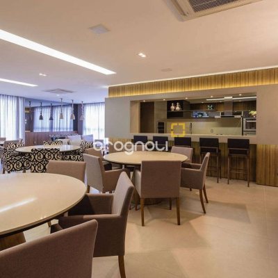 Apartamento com 143m², 3 quartos (sendo 3 suítes), 3 garagens, no bairro Campinas em São José