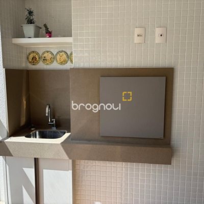 Apartamento com 143m², 3 quartos (sendo 3 suítes), 3 garagens, no bairro Campinas em São José