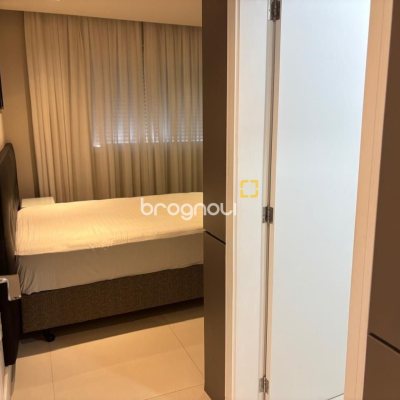 Apartamento com 143m², 3 quartos (sendo 3 suítes), 3 garagens, no bairro Campinas em São José