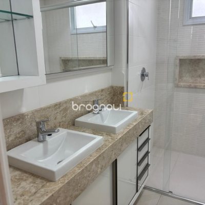 Apartamento com 143m², 3 quartos (sendo 3 suítes), 3 garagens, no bairro Campinas em São José