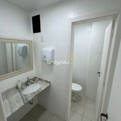 Sala com 31m², no bairro Centro em Florianópolis