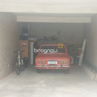 Casa com 80m², 3 quartos (sendo 1 suíte), 2 garagens, no bairro Serraria em São José