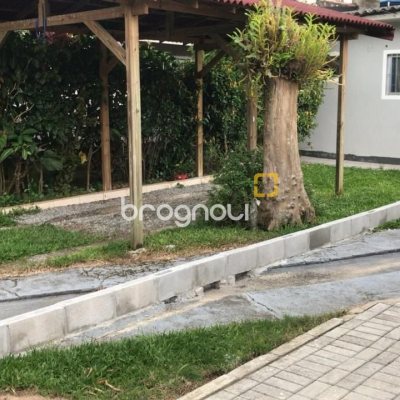 Casa com 146m², 3 quartos (sendo 1 suíte), 4 garagens, no bairro Saco dos Limões em Florianópolis