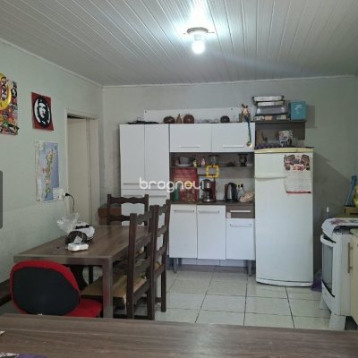 Casa com 146m², 3 quartos (sendo 1 suíte), 4 garagens, no bairro Saco dos Limões em Florianópolis