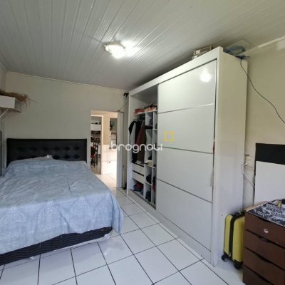 Casa com 146m², 3 quartos (sendo 1 suíte), 4 garagens, no bairro Saco dos Limões em Florianópolis