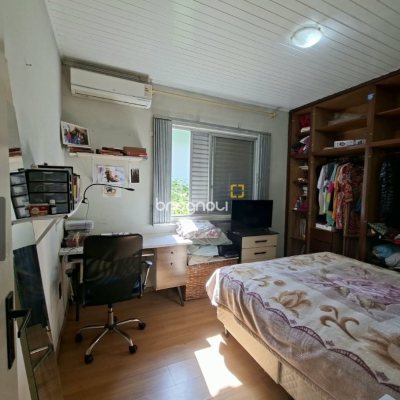 Casa com 146m², 3 quartos (sendo 1 suíte), 4 garagens, no bairro Saco dos Limões em Florianópolis