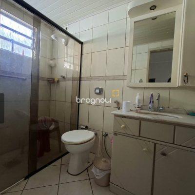 Casa com 146m², 3 quartos (sendo 1 suíte), 4 garagens, no bairro Saco dos Limões em Florianópolis