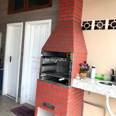 Casa com 146m², 3 quartos (sendo 1 suíte), 4 garagens, no bairro Saco dos Limões em Florianópolis