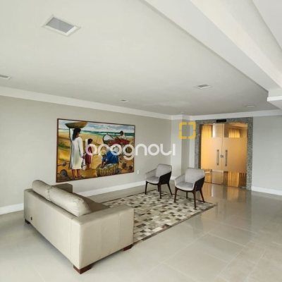 Apartamento com 170m², 3 quartos (sendo 1 suíte), 2 garagens, no bairro Centro em Florianópolis