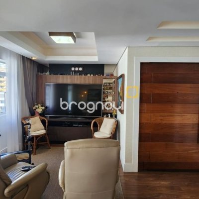 Apartamento com 170m², 3 quartos (sendo 1 suíte), 2 garagens, no bairro Centro em Florianópolis