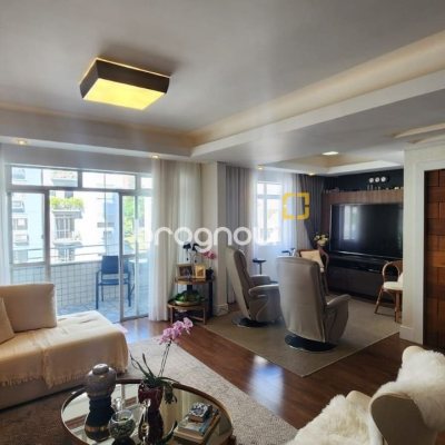 Apartamento com 170m², 3 quartos (sendo 1 suíte), 2 garagens, no bairro Centro em Florianópolis