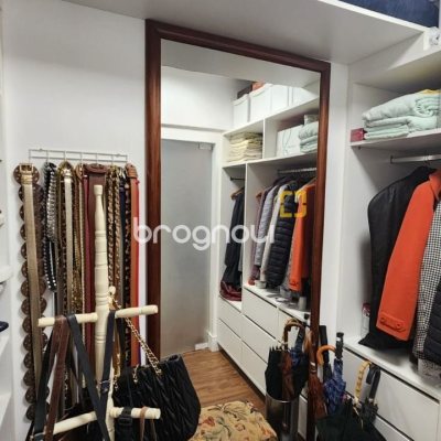 Apartamento com 170m², 3 quartos (sendo 1 suíte), 2 garagens, no bairro Centro em Florianópolis