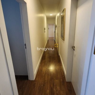 Apartamento com 170m², 3 quartos (sendo 1 suíte), 2 garagens, no bairro Centro em Florianópolis