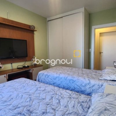 Apartamento com 170m², 3 quartos (sendo 1 suíte), 2 garagens, no bairro Centro em Florianópolis