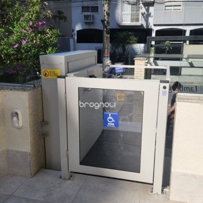 Apartamento com 170m², 3 quartos (sendo 1 suíte), 2 garagens, no bairro Centro em Florianópolis