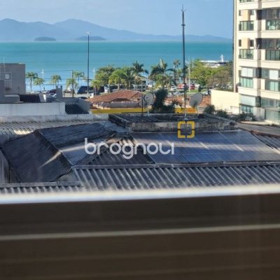 Apartamento com 170m², 3 quartos (sendo 1 suíte), 2 garagens, no bairro Centro em Florianópolis