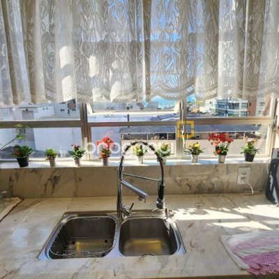 Apartamento com 170m², 3 quartos (sendo 1 suíte), 2 garagens, no bairro Centro em Florianópolis