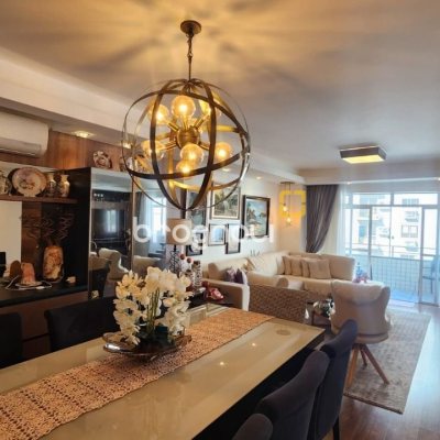 Apartamento com 170m², 3 quartos (sendo 1 suíte), 2 garagens, no bairro Centro em Florianópolis