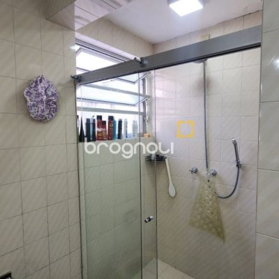Apartamento com 170m², 3 quartos (sendo 1 suíte), 2 garagens, no bairro Centro em Florianópolis
