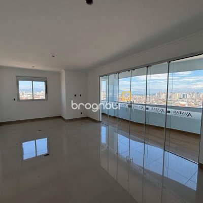 Apartamento com 92m², 2 quartos (sendo 1 suíte), 2 garagens, no bairro Barreiros em São José
