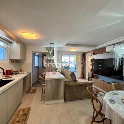 Apartamento com 92m², 2 quartos (sendo 1 suíte), 2 garagens, no bairro Barreiros em São José