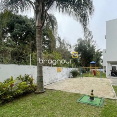 Apartamento com 67m², 2 quartos (sendo 1 suíte), 1 garagem, no bairro Canasvieiras em Florianópolis