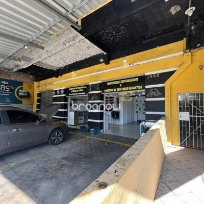 Prédio com 326m², 4 garagens, no bairro Pantanal em Florianópolis