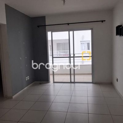 Apartamento com 67m², 2 quartos (sendo 1 suíte), 1 garagem, no bairro Canasvieiras em Florianópolis