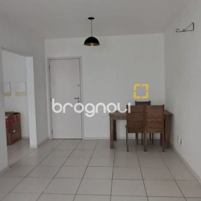Apartamento com 67m², 2 quartos (sendo 1 suíte), 1 garagem, no bairro Canasvieiras em Florianópolis