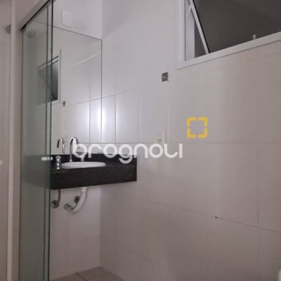 Apartamento com 67m², 2 quartos (sendo 1 suíte), 1 garagem, no bairro Canasvieiras em Florianópolis