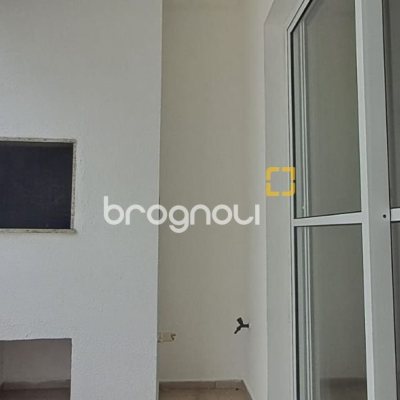 Apartamento com 67m², 2 quartos (sendo 1 suíte), 1 garagem, no bairro Canasvieiras em Florianópolis